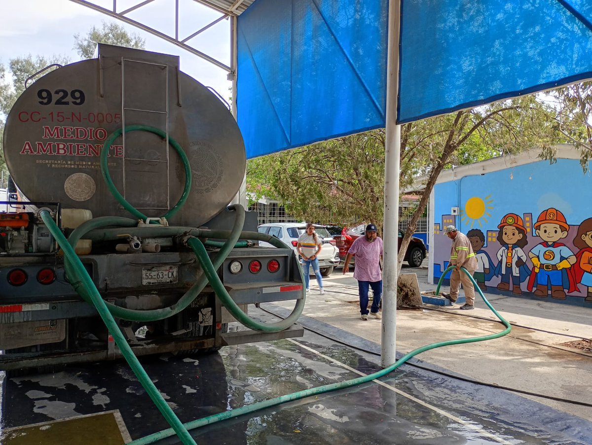 ConaguaOCCCNTE's tweet photo. El día 06 de julio, la @ConaguaOCCCNTE en coordinación con #SIMAS, distribuyó 160 mil litros de agua potable mediante pipas, beneficiando a 800 habitantes del municipio de Torreón. #AccionesConagua https://t.co/5YWdsozFwR