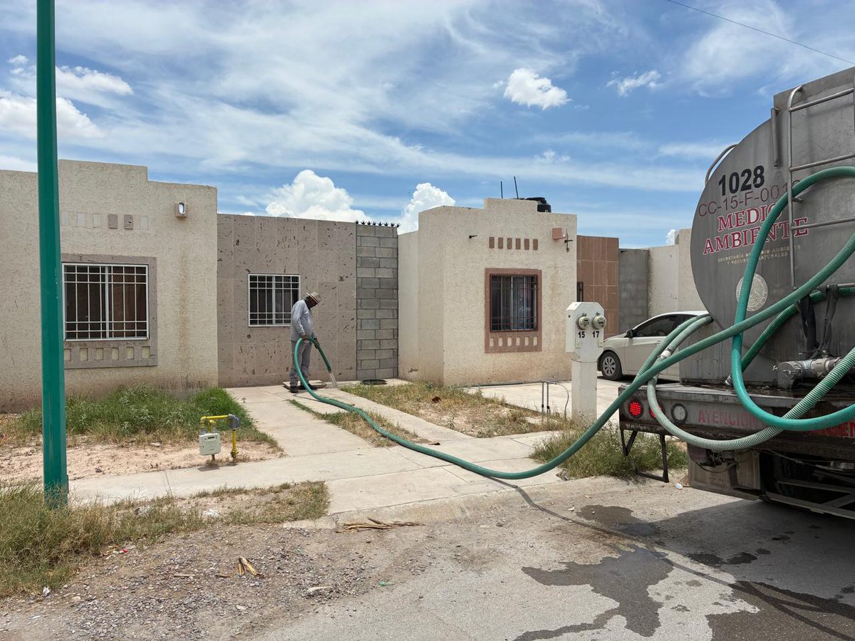 ConaguaOCCCNTE's tweet photo. El día 06 de julio, la @ConaguaOCCCNTE en coordinación con #SIMAS, distribuyó 160 mil litros de agua potable mediante pipas, beneficiando a 800 habitantes del municipio de Torreón. #AccionesConagua https://t.co/5YWdsozFwR