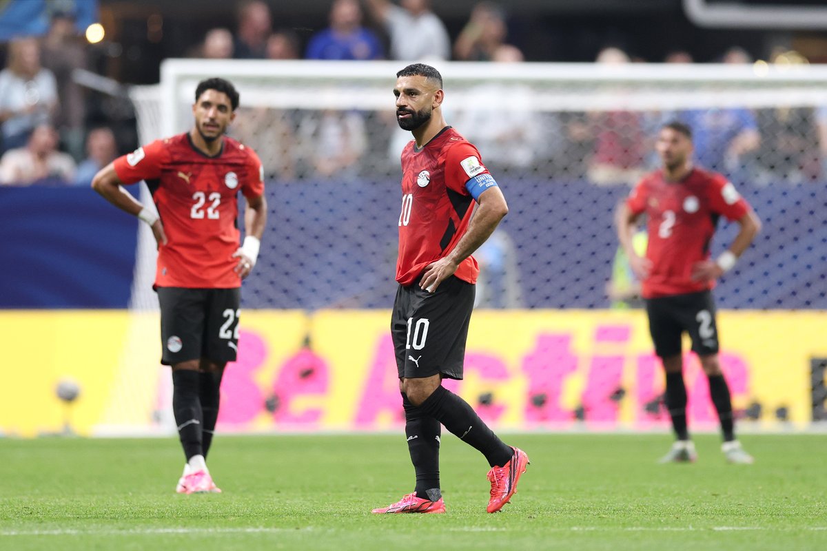 fifacom_ar's tweet photo. 🇪🇬 مصر تغادر @EgyptNT  كأس العالم FIFA @FIFAWorldCup بعد أداء بطولي وتاريخي أمام الأرجنتين 🤍🖤❤ https://t.co/9QEySBPfMQ