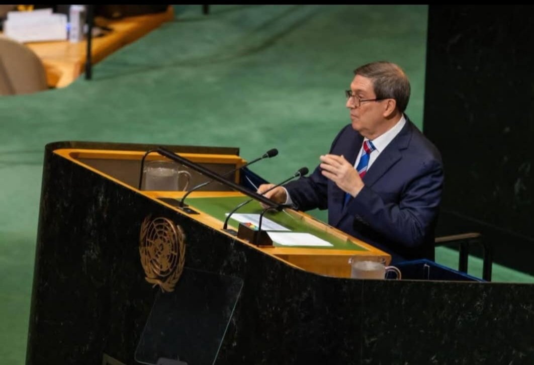 op_salomon's tweet photo. Una vez más la mayoría de los países del mundo se unen a #Cuba en la condena al bloqueo genocida del gobierno de los EE.UU. contra el pueblo cubano. #CubaNoEstáSola https://t.co/AH7Y4SgNjO