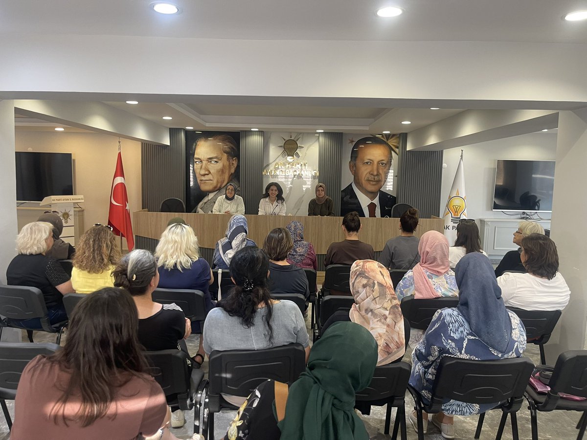 Akadinaydin's tweet photo. 📍AK Parti Aydın il Başkanlığı
AK Parti Aydın il Kadın Kolları Başkanımız Sn. Şahika Edremit’in başkanlığında, haftalık olağan yönetim kurulu toplantımızı gerçekleştirdik.
Toplantımızın hayırlara vesile olmasını diliyoruz. https://t.co/54F0fmyUng