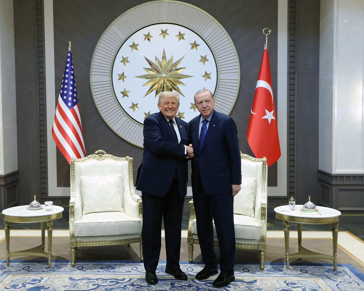 CengizDMRKY47's tweet photo. Cumhurbaşkanımız
Sayın @RTErdogan liderliğinde Türkiye, inşa ettiği güvenlik mimarisiyle dünyada güven, istikrar ve  barışın en önemli aktörüdür.

Huzurun, güvenin adı, barışın anahtarı #Türkiye
​#NATOSummit https://t.co/BH8G2tTxFF
