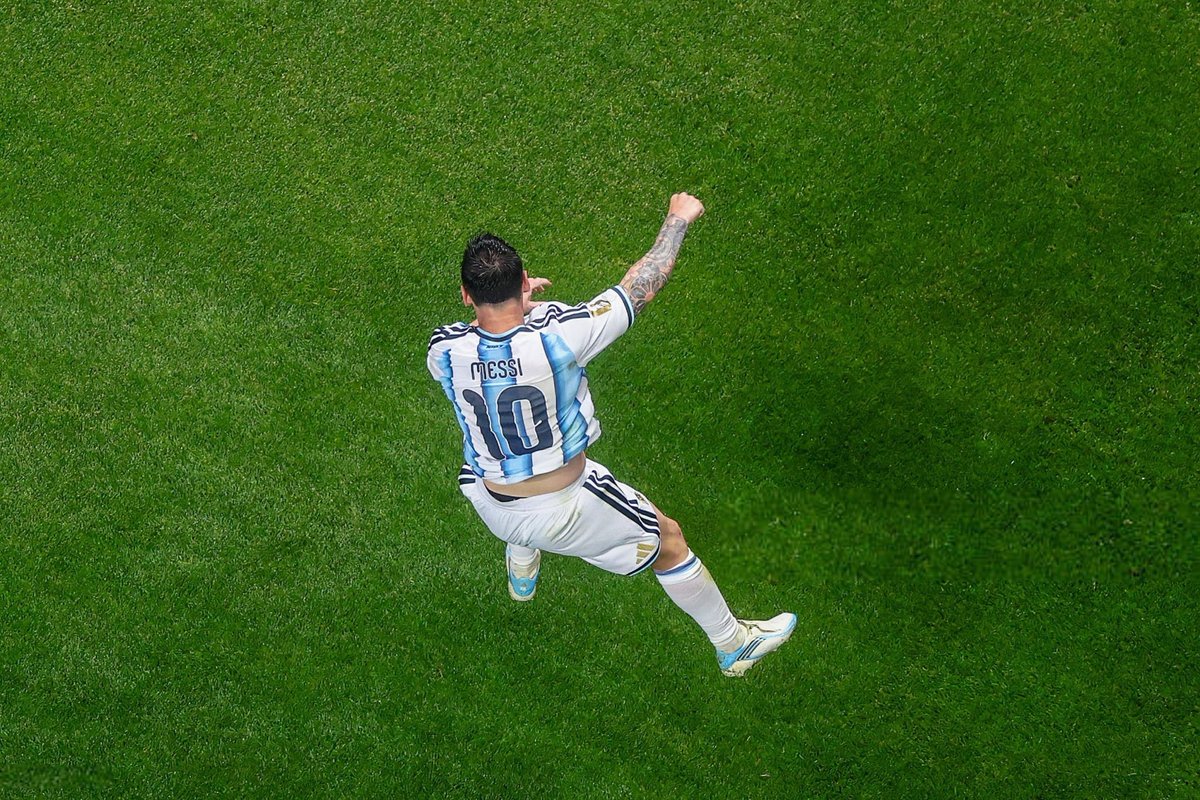snw_b10's tweet photo. لا يعرف للخذلان طريق 🇦🇷🐐

#مصر_الارجنتين https://t.co/3RVuEfRu1P
