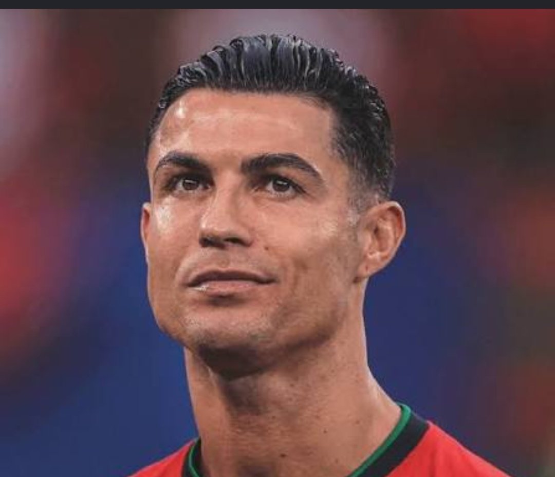 TaiwoVi22633357's tweet photo. CRISTIANO RONALDO HAS BEEN AND WILL REMAIN THE GOAT💫🐐❤️ https://t.co/EEhgN5HwJH