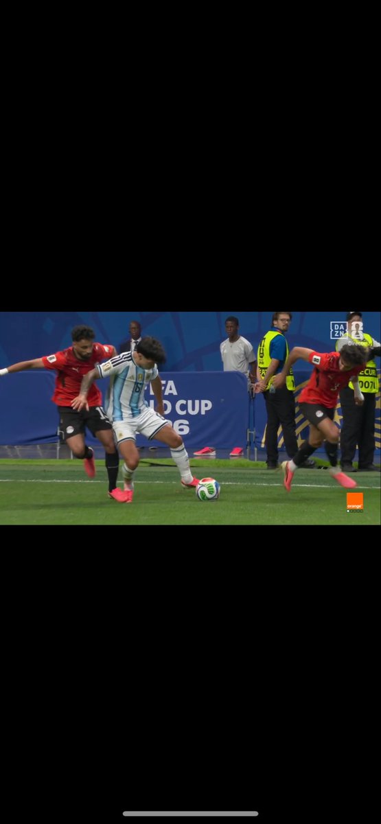 yalvi's tweet photo. @markgoldbridge How is this not a foul? Kindly care to explain https://t.co/VaqZTurEXc