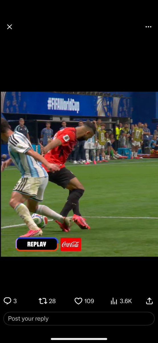 Sweetmichaels's tweet photo. Foul or Not?? https://t.co/iAXZrk9UrH