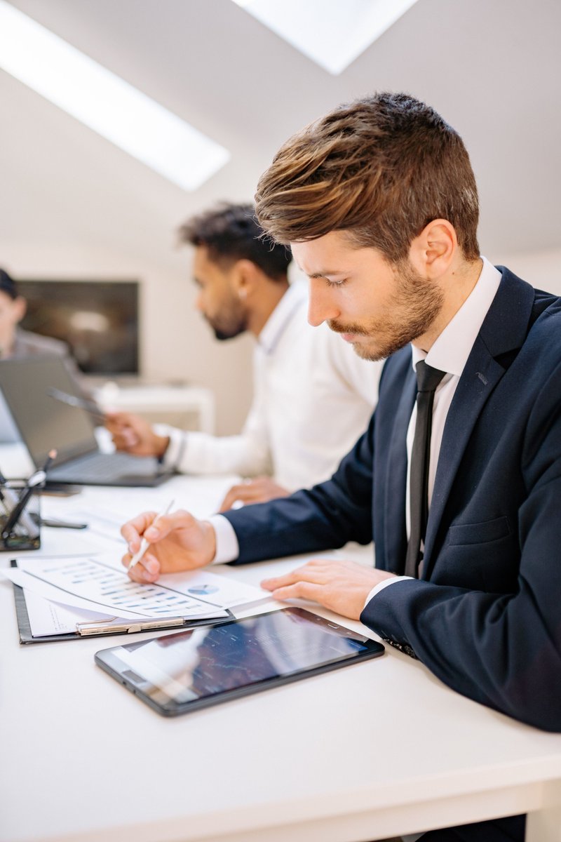 RichWeberCPA's tweet photo. AI isn’t replacing good advisors.

It’s taking away some of the low-value grind so they can spend more time on what clients actually need:

What matters?

What’s the risk?

What decision should we make?

The value was never just producing the work.

It was the judgment behind it.

#AI #ProfessionalServices #Advisory #BusinessStrategy