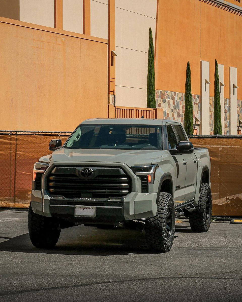 nocarcontext's tweet photo. Toyota Tundra 💚💚 https://t.co/qhYgwXyNTX