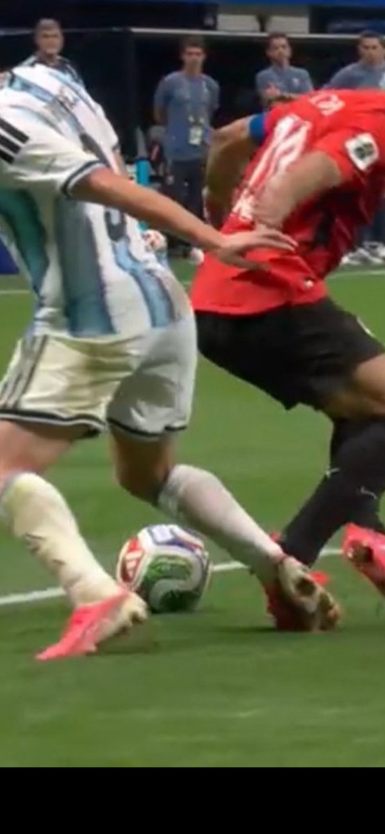 nickfozza's tweet photo. @ballwizard11 @DanisMCFC glad ur not reffing any england games mate, take a ride on the short bus there tho https://t.co/AXmTZlMpbe