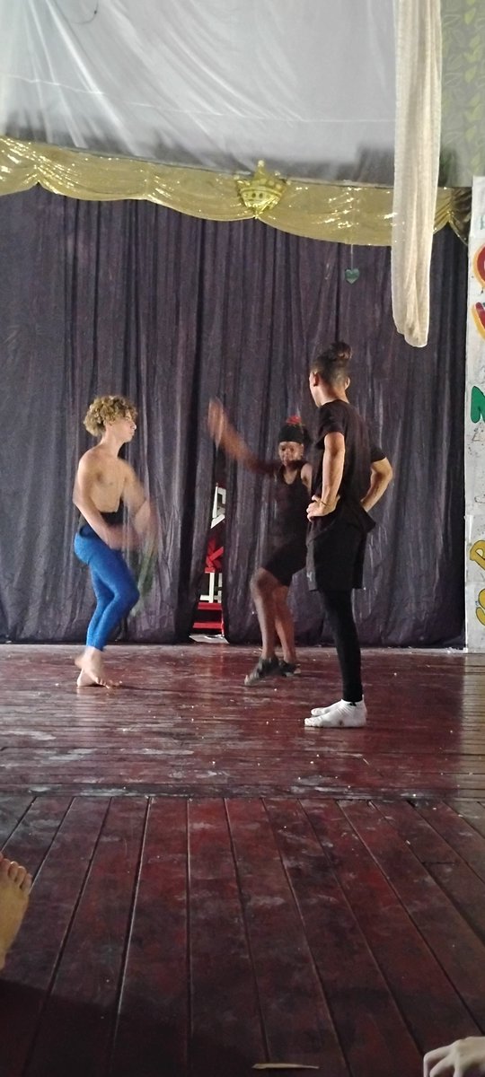 Hali8m's tweet photo. 🎪 ¡Los motores ya están encendidos! Detrás de cada gran acto hay horas de sudor, pasión y disciplina en el escenario. Así se preparan nuestros artistas para dar lo mejor en la 10ma edición de #CIRCÁVILA2026. ¡El arte circense sigue ensayando con el corazón! https://t.co/dm3I3PlnF4