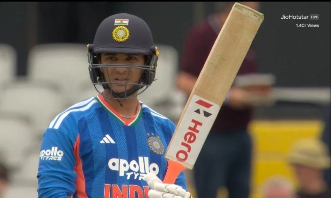 mufaddal_vohra's tweet photo. Abhishek Sharma dismissed for 10 in 7 balls. https://t.co/KXrTvpDVoT