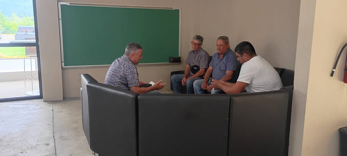 cfsepr's tweet photo. En Utuado, orientamos a agricultores sobre la renovación de la póliza y la radicación de la Declaración de Nómina. La administradora Enid I. Ortiz Rodríguez reafirma su compromiso de acercar los servicios de la CFSE y respaldar a quienes fortalecen la agricultura de Puerto Rico. https://t.co/6U9v19lpe8