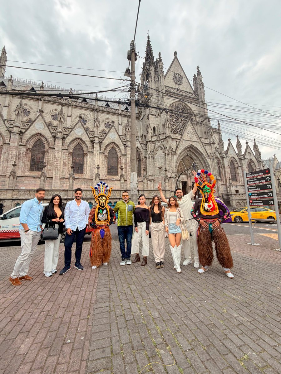 luxyfunlatam's tweet photo. Así se viven las conexiones reales en Quito. ✨ Menos rutina y más entornos diseñados a la medida de tus expectativas. No es solo el lugar, es la sintonía de las personas que te acompañan. 🔒🥂 Escríbenos al privado para unirte a nuestro próximo evento.
#Viajes #Tours #ConocerPersonas #NuevosAmigos #Quito