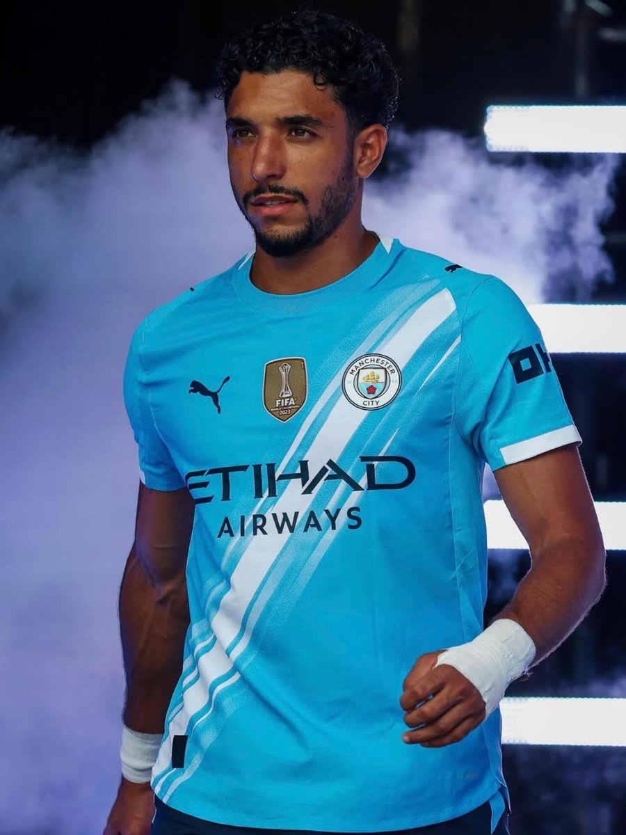 propsMCFC's tweet photo. keep or sell? https://t.co/FFNzngShZn