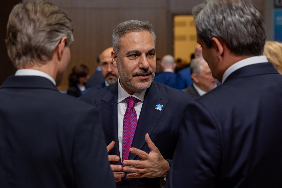 TC_Disisleri's tweet photo. Bakanımız @HakanFidan, NATO Ankara Zirvesi kapsamında, Dışişleri Bakanları seviyesinde düzenlenen NATO-Ukrayna Konseyi Toplantısı’na katıldı. https://t.co/GTKYKvyuyi