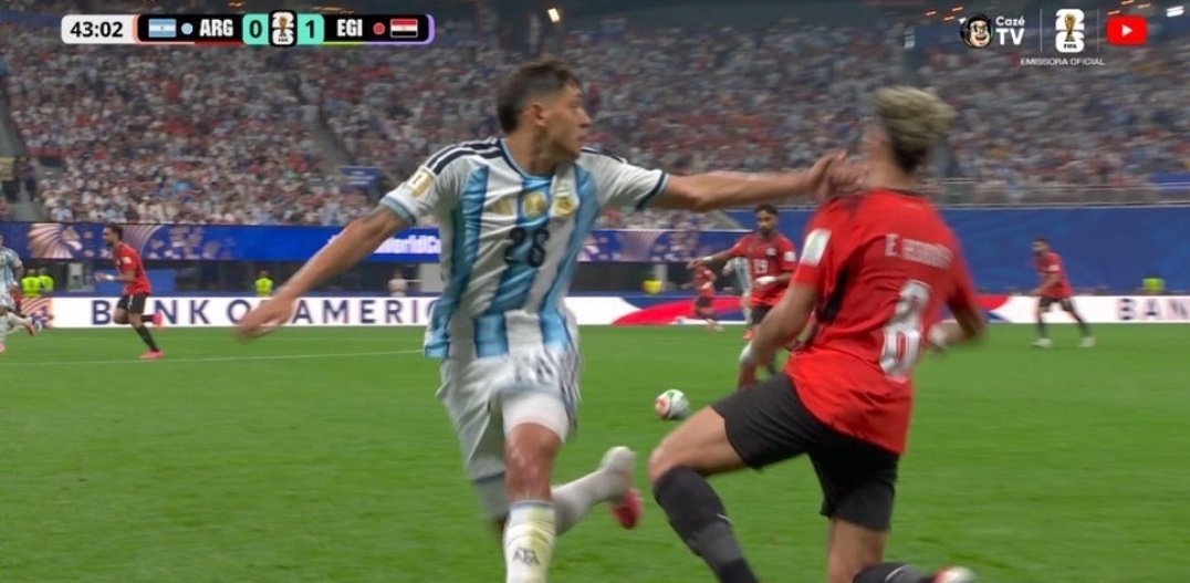 hfworld_'s tweet photo. 🇪🇬 Egypt against Argentina:

• Conceded a soft penalty
• Had a goal ruled out for a foul
• Milona's punch in the face of Ashour: plan on
• Conceded a goal despite suffering a foul

Huge controversy late on in Atlanta as the Pharaohs exit the 2026 World Cup. https://t.co/Xqlgn8GL9B