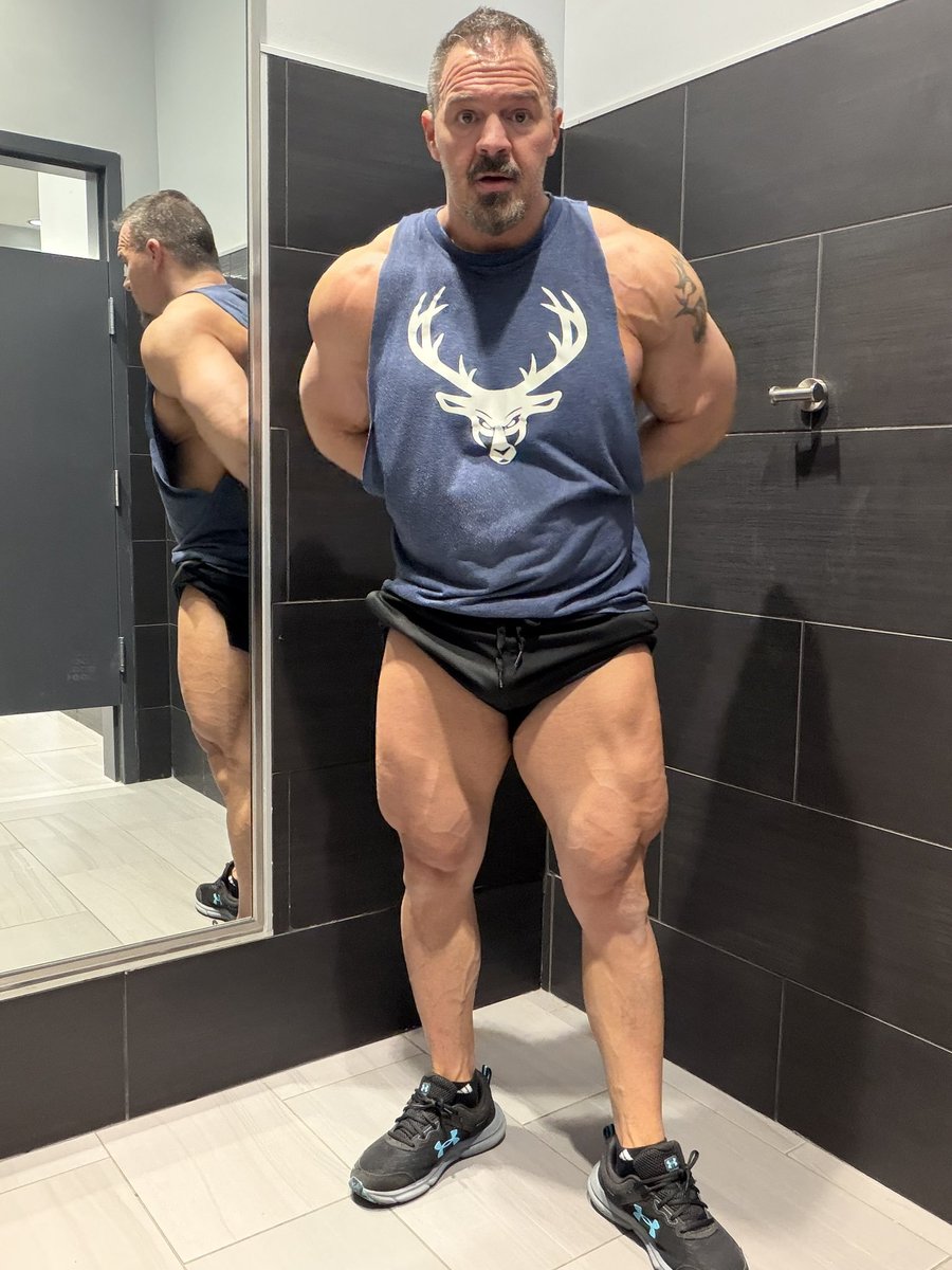 Gymbo2mfk's tweet photo. Very nice leg day https://t.co/Ovfdaw4Vzy