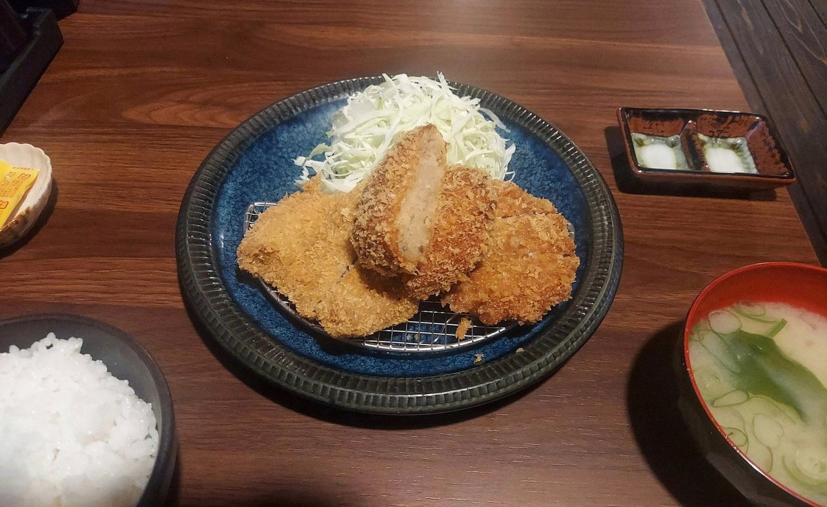 AmyaHance's tweet photo. メガネを振り落としながらのゼルダと仔犬のワルツもすばらなのでRPしておくわね🎹 https://t.co/xqG91t7ogv