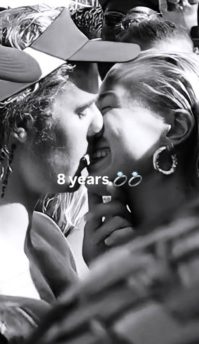 biebernovidade's tweet photo. MEUS PAIS! Hailey Bieber postou comemorando os 8 anos de noivado 💍 https://t.co/VzQHVhCeII