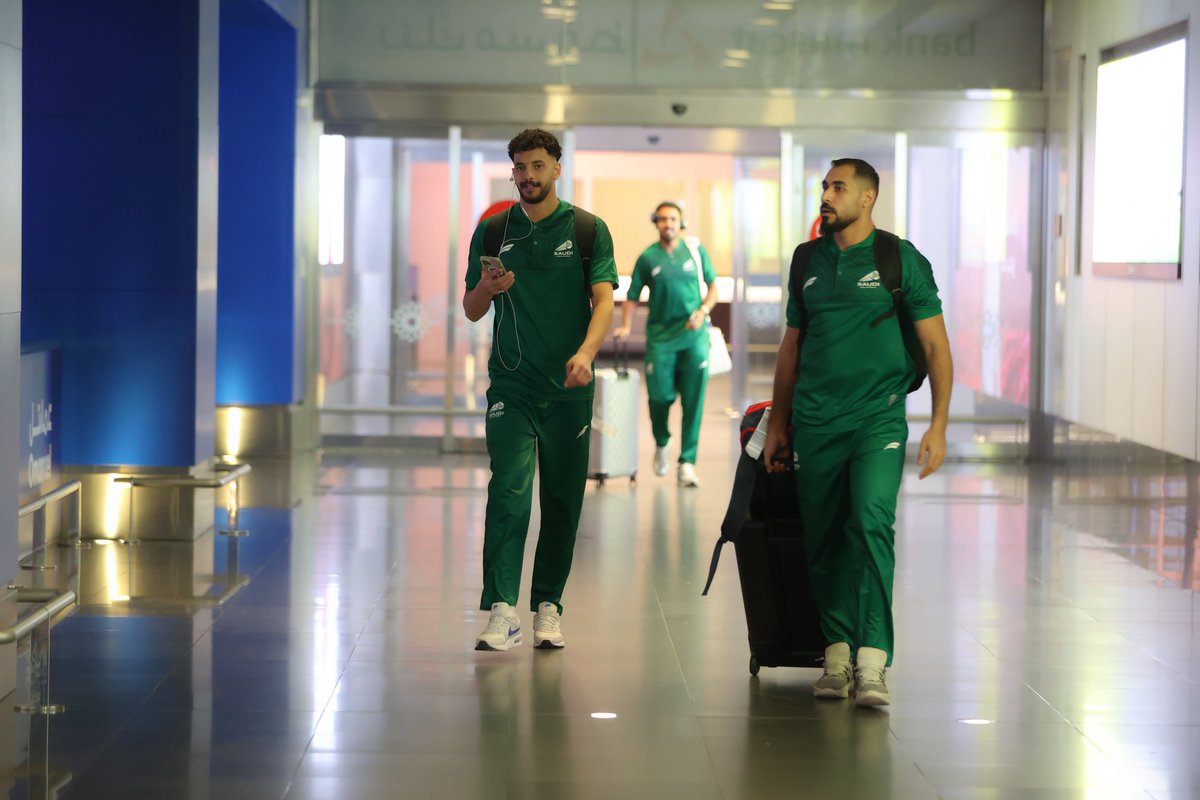 ksa_volleyball's tweet photo. بعثة #أخضر_الطائرة تصل إلى مسقط، 
لبدء المرحلة الأخيرة من التحضيرات قبل المشاركة في بطولة غرب آسيا الثانية للرجال 🏐🇸🇦 https://t.co/8Nxue5ZAqx