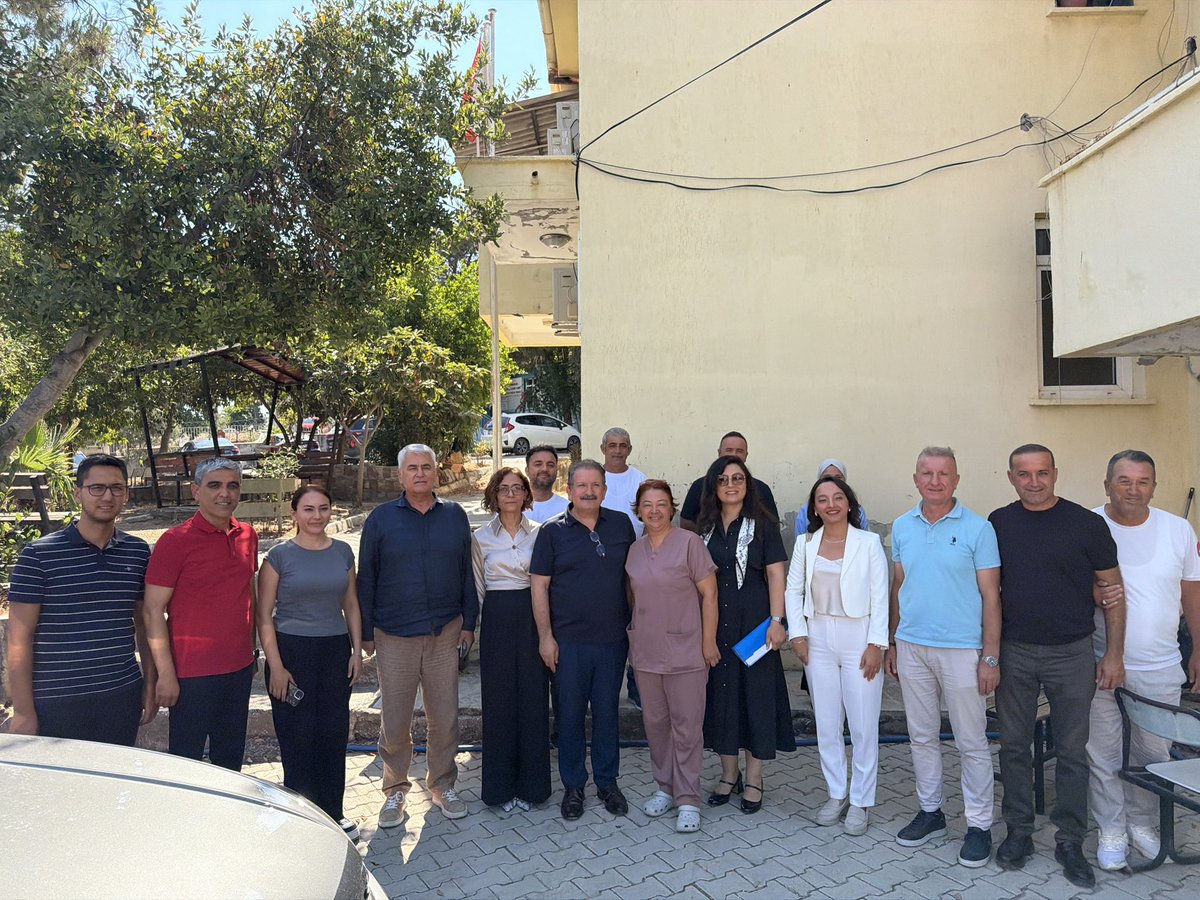 DemreAkParti's tweet photo. 📍Demre Toplum Sağlığı Merkezi

İl Sağlık Müdürümüz Prof. Dr. Behzat Özkan, İlçe Koordinatörümüz Sayın Haydar Pala, Destek Hizmetleri Başkan Yardımcımız Sayın Merve Gür, Gençlik Kolları Başkanımız Sayın Alperen Koparıcı ve Başkan Yardımcımız Sayın Kemal Karakehya ile birlikte Demre Toplum Sağlığı Merkezimizi ziyaret ederek İlçe Sağlık Müdürümüz Dr. Yasemin Erdoğan ve sağlık çalışanlarımızla bir araya geldik.

Özveriyle görev yapan tüm sağlık çalışanlarımıza misafirperverlikleri için teşekkür ediyor, çalışmalarında başarı ve kolaylıklar diliyoruz.

#AkParti #AkPartiAntalya #AkPartiDemre