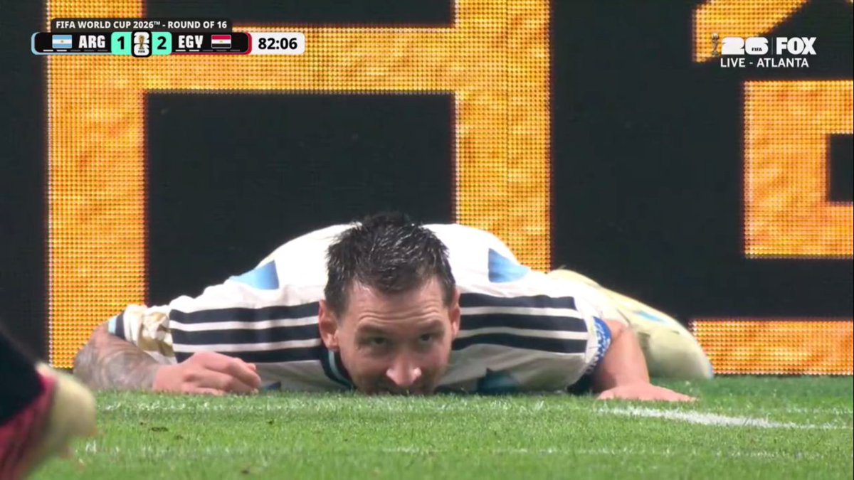 z___vyi's tweet photo. bg messi kospley kambing ini🤣 https://t.co/5MYIBdm0Zw