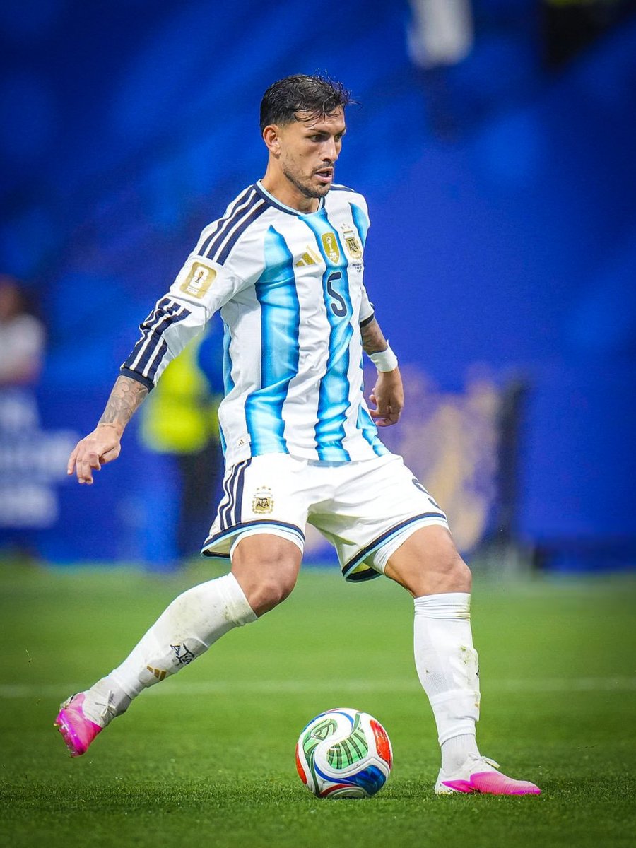 Bosterazo1001's tweet photo. Vamos hablar del SEÑOR PARTIDO que jugo Leandro Paredes? https://t.co/bNUY42T9kS