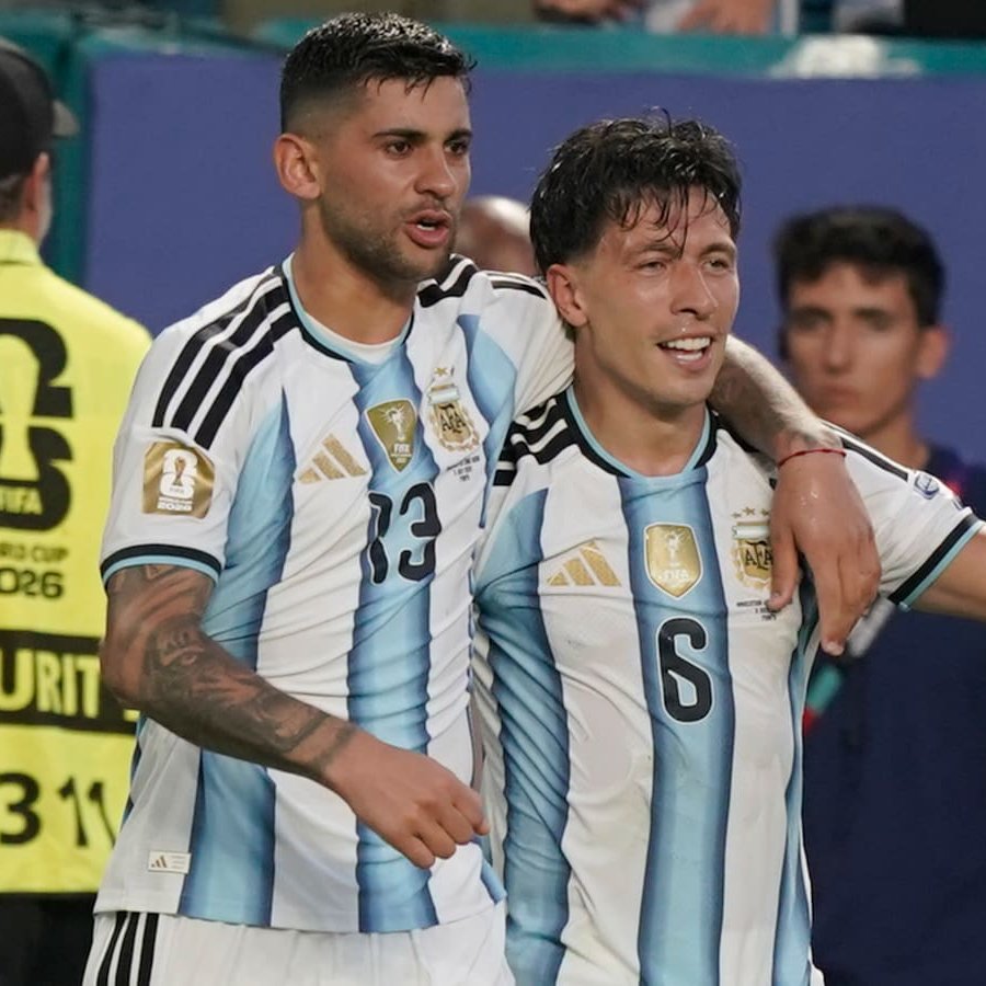 FrankEra_'s tweet photo. 🚨🎙️ | Gary Neville: 

“Honestly, you watch [Cristian] Romero and [Lisandro] Martinez and they’re the BEST WORST centre halves in the world.   

“They give goals away constantly, but they don’t CARE about giving goals away because then they’ll score goals at the other end, and they have massive personalities and they keep going.  

“They don’t give in and they fight, and they fight, and they fight.” 

[@itvfootball]
