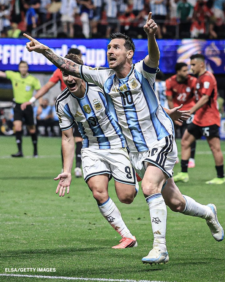 dark_x0101's tweet photo. Argentina
GOAT Messi. 🐐🇦🇷 
What a comeback! 💥

Lionel Messi in tears of joy at full-time after an unforgettable comeback. 🥹❤️

I love you, Leo. The greatest of all time. 👑
#FIFA https://t.co/CEHOuWUNyX