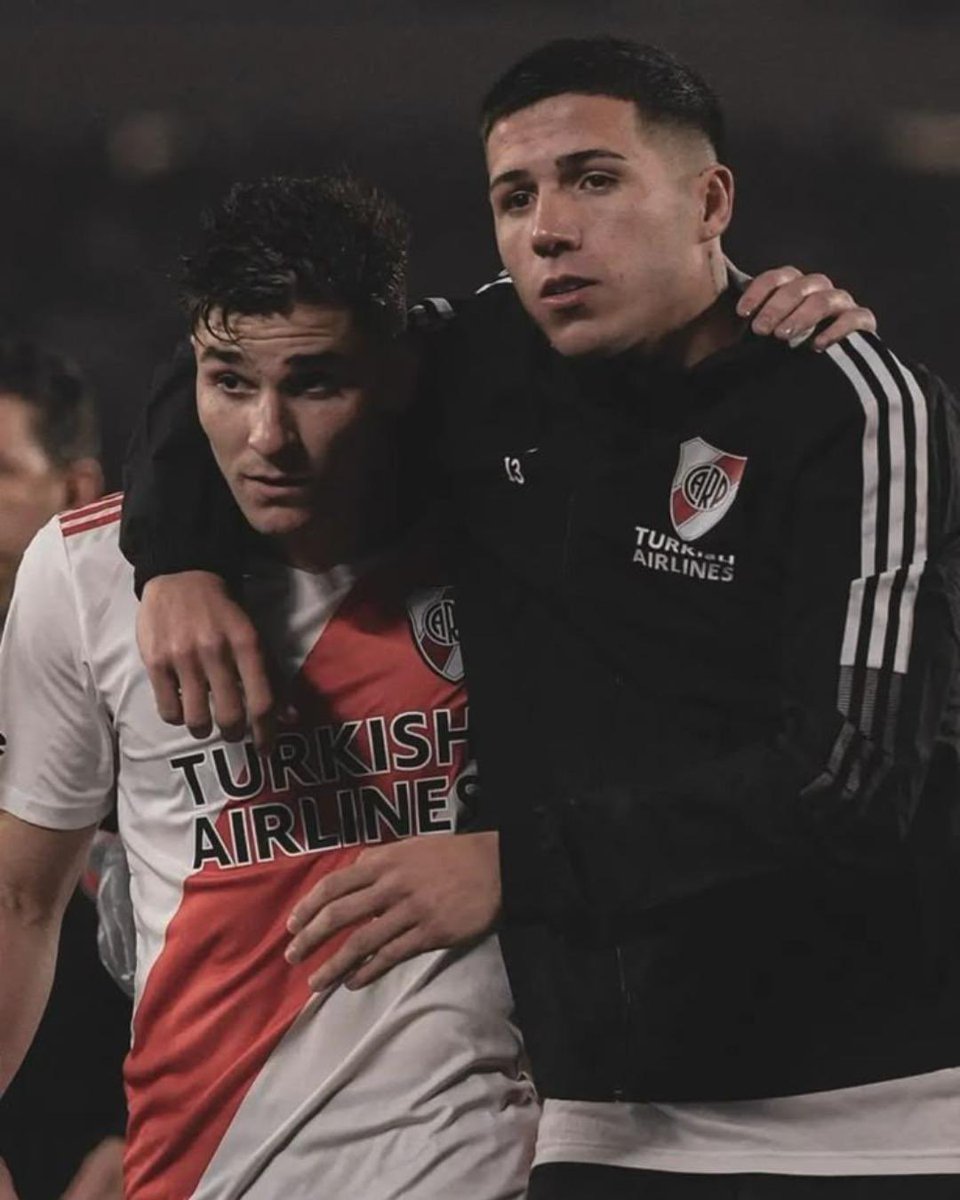 maxpugliese92's tweet photo. SIEMPRE ELLOS 🤍❤️🤍🇦🇷 https://t.co/mAXNsuHECo