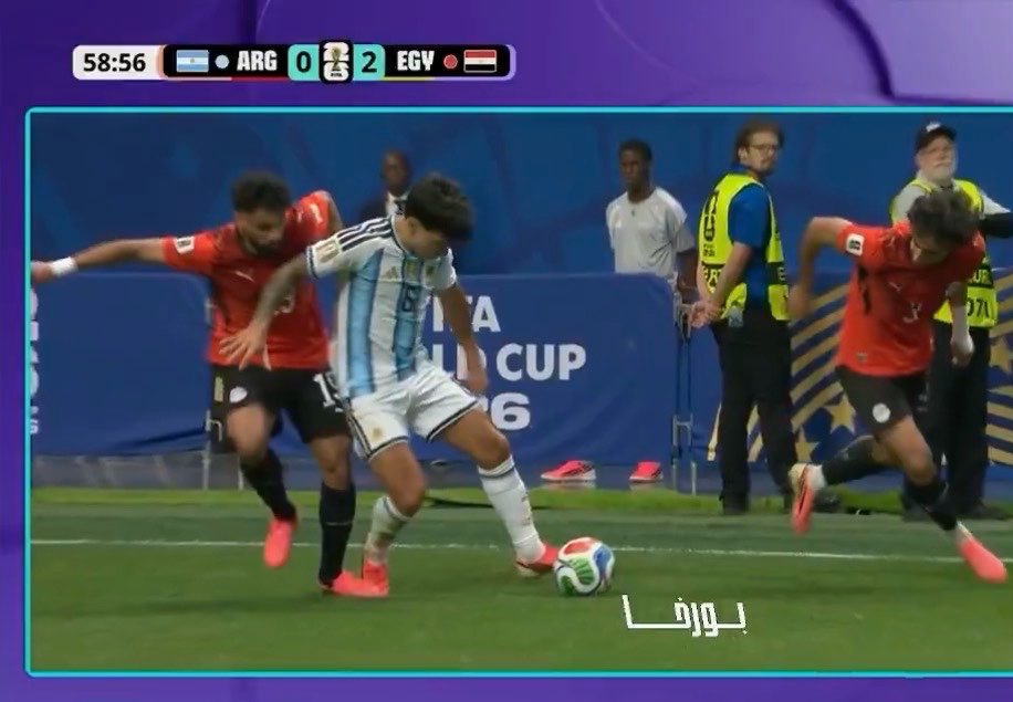 AdelElnagar22's tweet photo. فضيحة تحكيمية عالمية..
لماذا تقبل #مصر هذا الظلم من الحكم الفرنسي
#مصر_الارجنتين https://t.co/EPEDZdmZCc