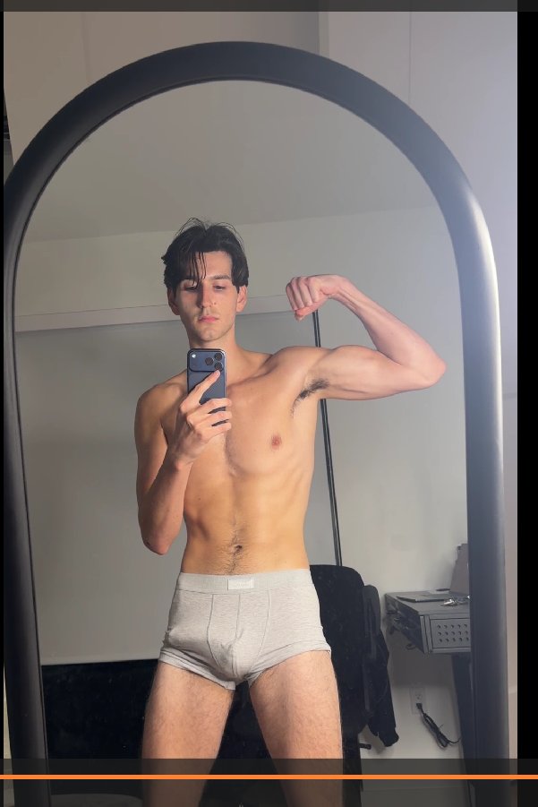 _amandalibetti_'s tweet photo. don’t open the comments plsss👻😈 https://t.co/5tE7jqepIR