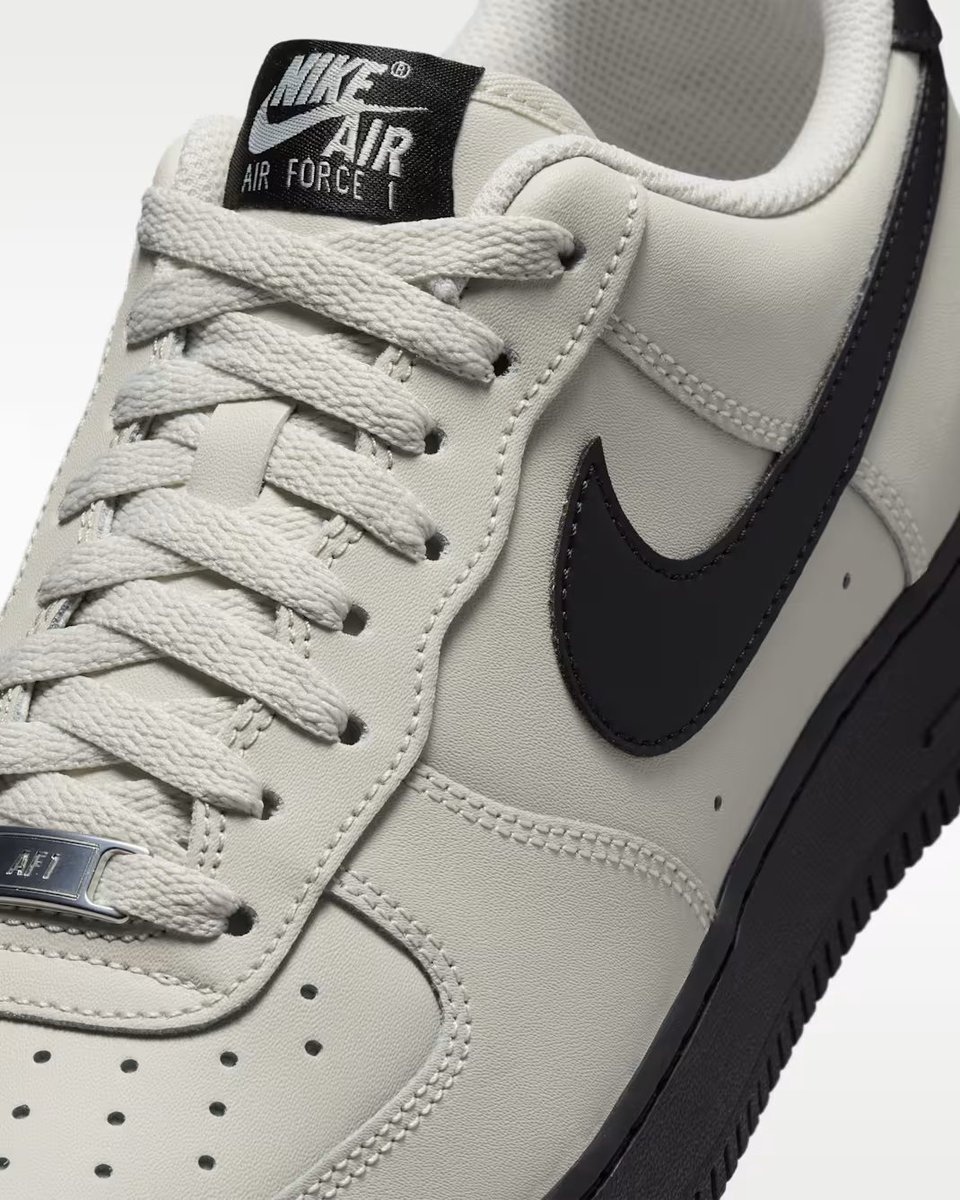 nicekicks's tweet photo. Nike Air Force 1 Low "Light Bone/Black" is now available!

📲 https://t.co/PuYxEIoZzD https://t.co/JCl7hyOb3z