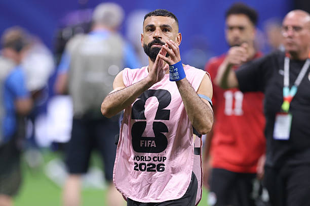 Liverpool_ARG_'s tweet photo. Honor Mo.

Te fuiste mejor que Neymar, Ronaldo, Mane, Modric, Son y etc.

Jugadorazo. De los mejores de la historia.

ah, y a Hazard le mandamos un abrazo grande. https://t.co/24JaIYusPX