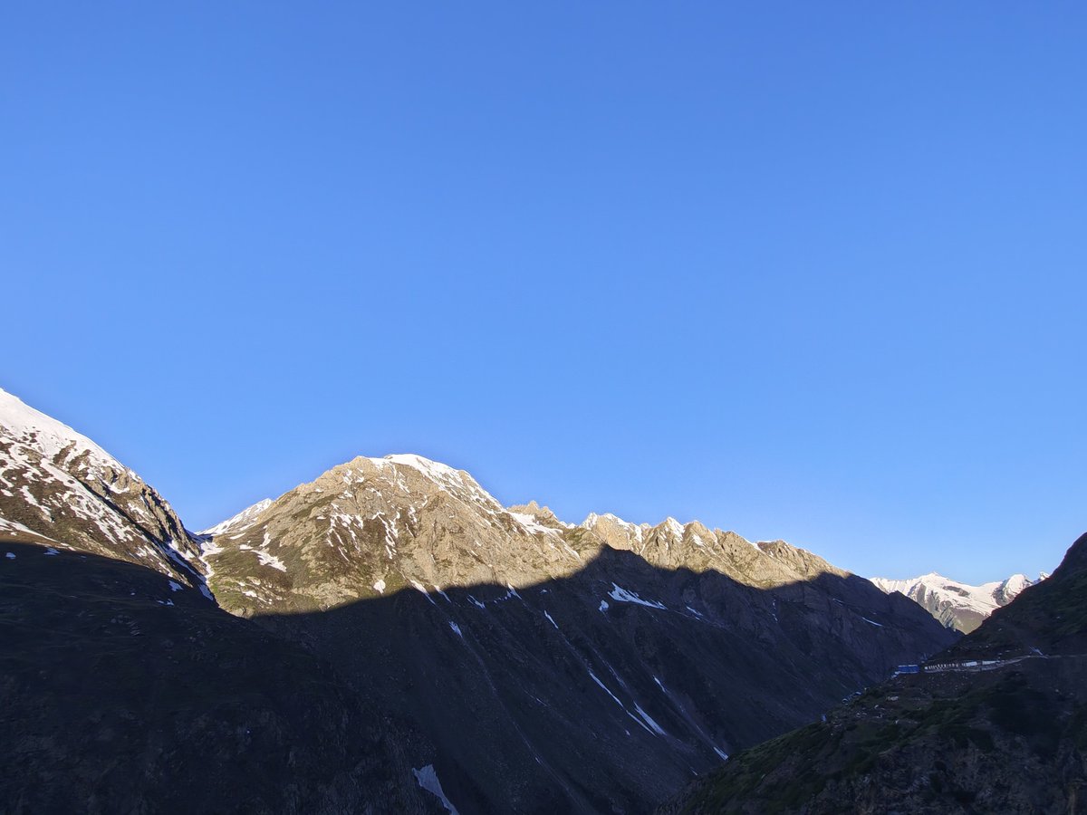 hem_vyas's tweet photo. #sriamarnathjiyatra2026 
A journey of endurance, faith, silence, and inner strength. Every difficult step through the mountains felt lighter with the blessings of Lord Shiva. https://t.co/Ao93XKFeLf