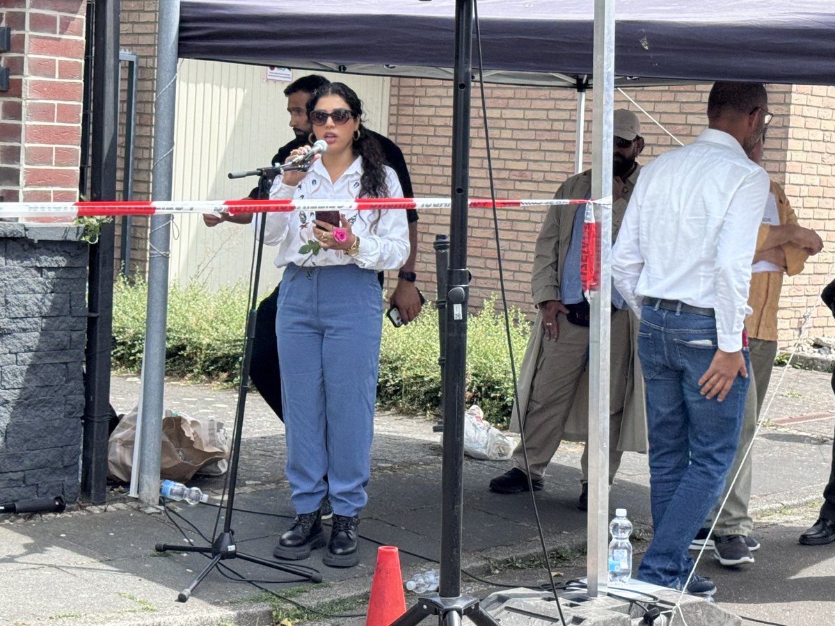 LoveGuerillero's tweet photo. #Bonn #bn070 #FreeAfghanWomen #WomenRights #FreiheitFürAfghanistan #KeineDealsMitTaliban #TalibanTerrorist https://t.co/2qkMMMn2yt