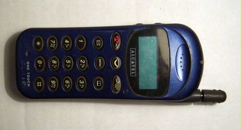DesilRegand's tweet photo. @ohhanxiety This was my first, the second was a 3210, and then the 3310. https://t.co/UeXhsDcz5p
