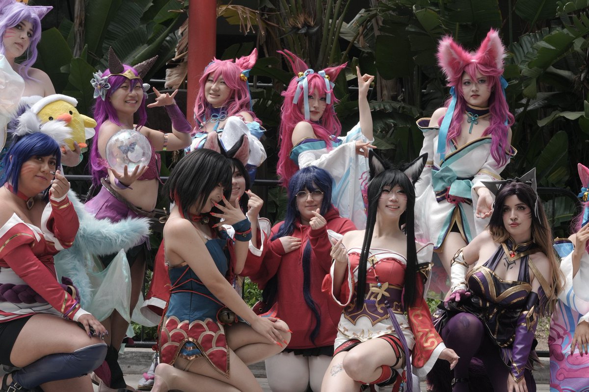 Nia_FGC's tweet photo. All of the Ahris from the LOL Cosplay Meet Up! ❤️ https://t.co/Cndaw4Otw7