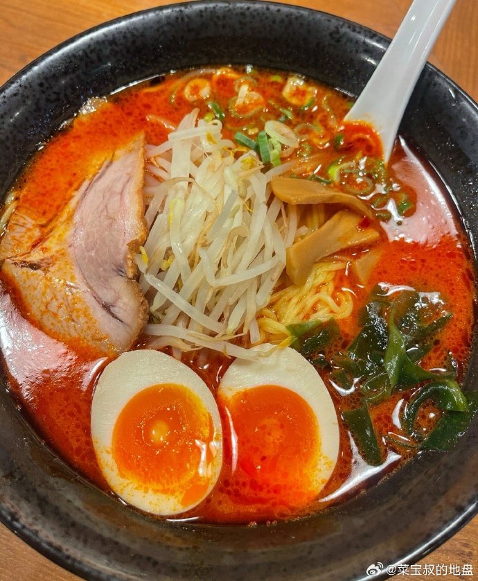 EnievanBied's tweet photo. Just discovered the coziest hole-in-the-wall ramen spot in town! Rich tonkotsu broth, springy noodles, and perfectly marinated egg = instant comfort food win  Will be back this weekend for their signature gyoza! https://t.co/4i7o3IYHUv