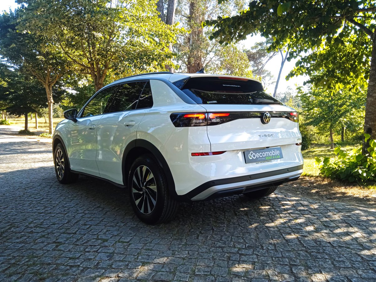 EcomobileRaC's tweet photo. 🤍, 🖤 ou 🩶 não interessa! 

O que realmente importa é que é o novo Volkswagen T- Roc (made in 🇵🇹) e está disponível para aluguer na Ecomobile🍀☘️🍀.

Reserve já em https://t.co/8PAFJoJgmX.

#Ecomobile #rentacar #carhire #carrental #rentavan #vw #volkswagen #TROC https://t.co/uT2wcI2bog