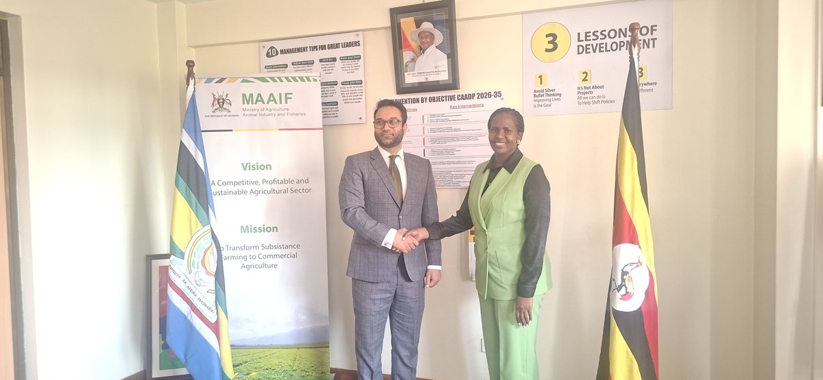DESIREtheFARMER's tweet photo. I also met the Deputy Ambassador of Pakistan H.E. Bilal A. Mohsin. 

We explored avenues to strengthen Uganda–Pakistan relations, focusing on collaboration in key sectors that drive shared prosperity like the Tea, cotton and textile + coffee &amp; mechanization.

Great plans ahead! https://t.co/ssgttn1J4U