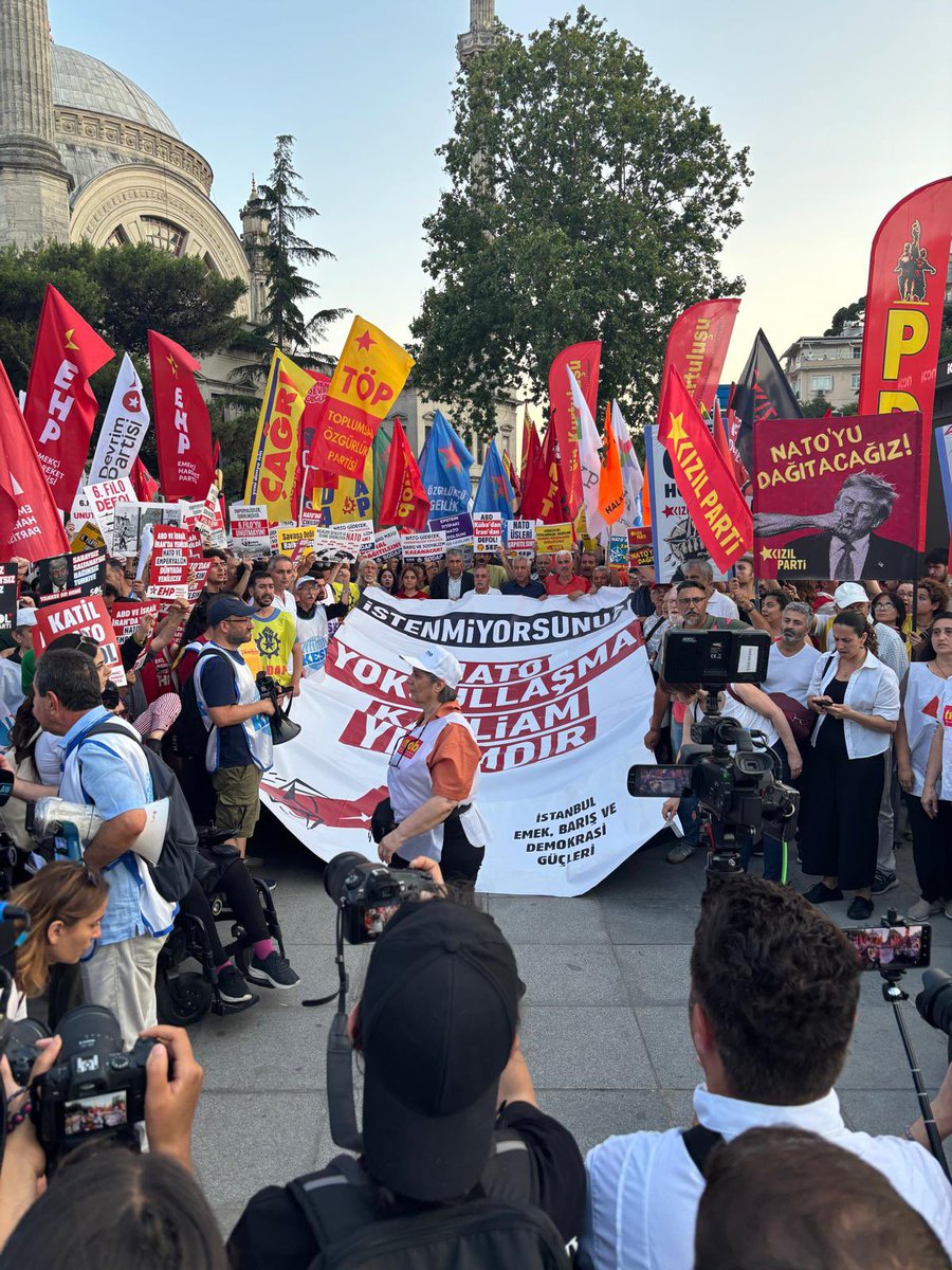 egitim_9's tweet photo. Emek,
Barış  ve  Demokrasi İçin Savaş Örgütü NATO’ya Hayır!

Savaş politikalarına, emperyalist müdahalelere ve baskı rejimlerine karşı; emek, barış, demokrasi ve halkların kardeşliği mücadelesini büyütmek için yürüyoruz! https://t.co/ByfW3RfqQt