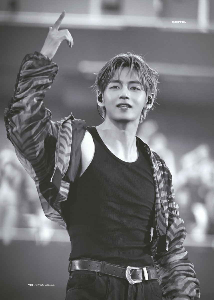 SORTE613's tweet photo. 😘😘💖
260706 LONDON 태형 HQ 
#V #뷔 #TAEHYUNG #태형 #テテ https://t.co/3KU4iHz1mh