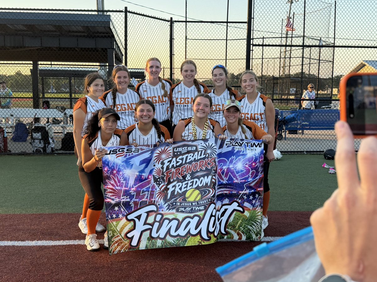 BrynnLandrus's tweet photo. Finished 2nd in USSSA FFF @ Spartan Complex this weekend. My infield and I were 🔛 getting out several runners on the bases! My favorite ways to end innings!! 
#classof2028 @HCLegacy16U @SoftbalAmerica @SBRRetweets @ExtraInningSB @RecruitingSBall @Softball_Home https://t.co/iwZJwuO3nf