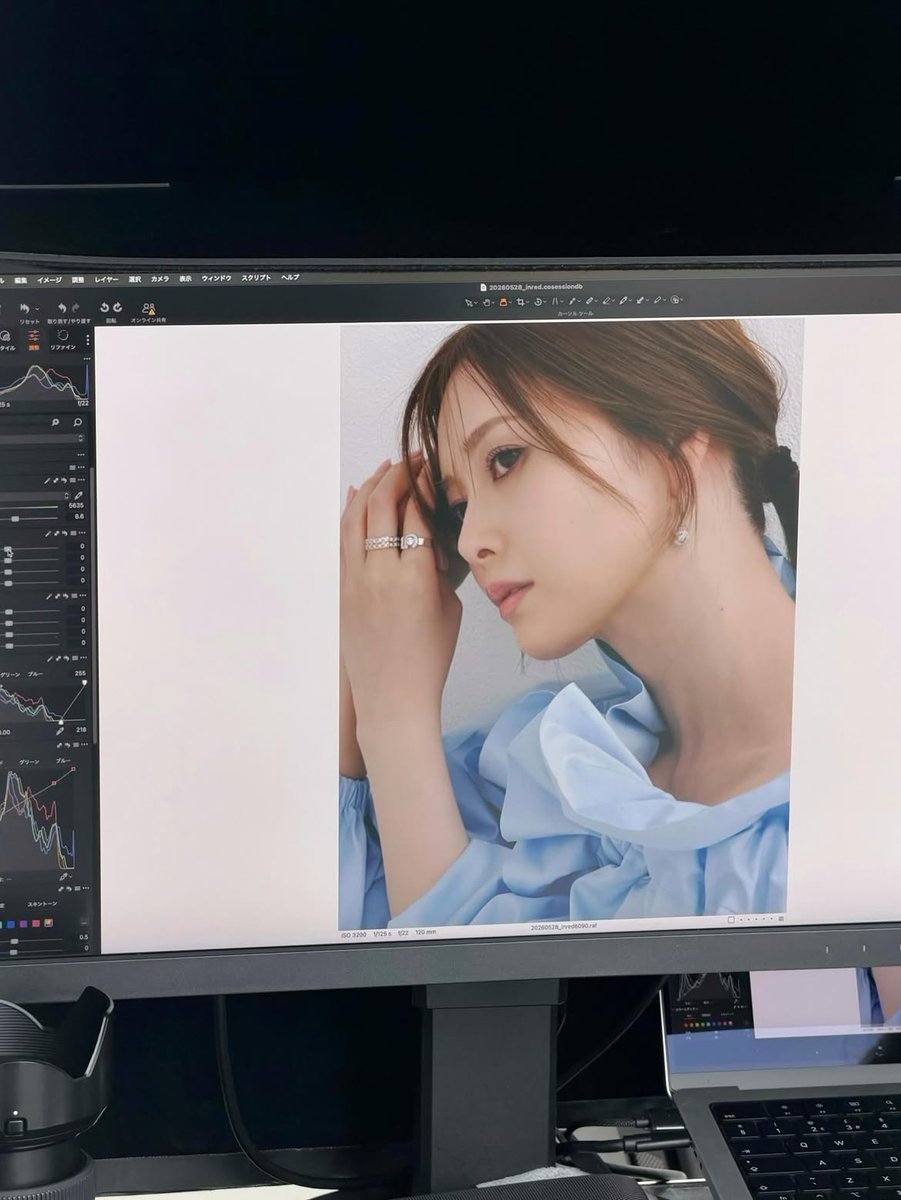 FSakurama's tweet photo. まいやんオフショト🥰
#白石麻衣 #maiyangram
#InRed https://t.co/zBXQd0UOho