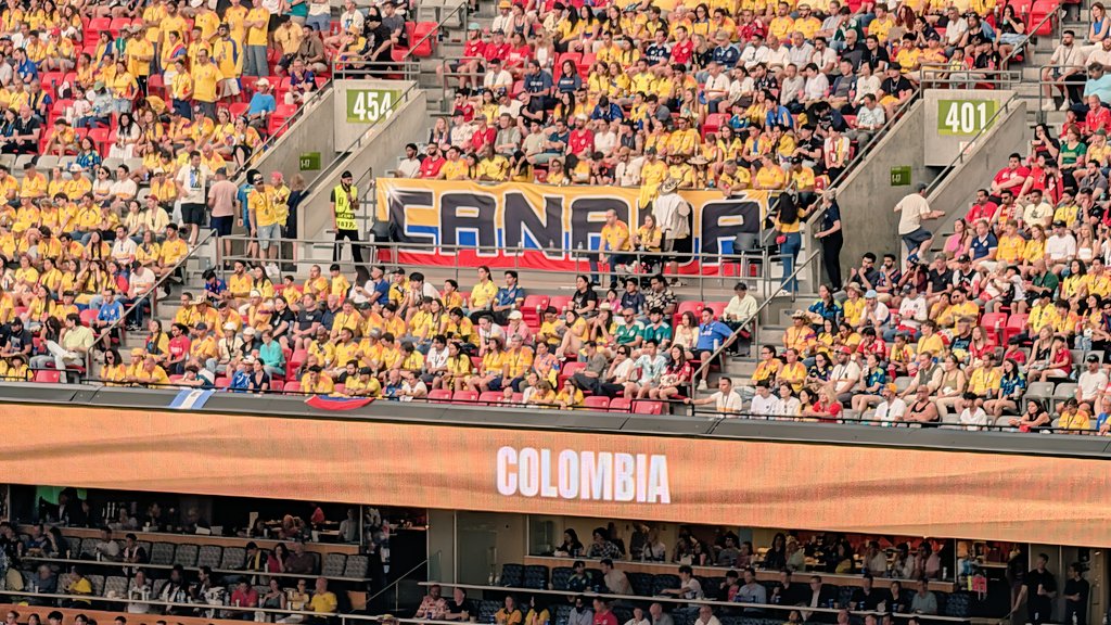 iamkennethchan's tweet photo. I've been to all 7 matches held at BC Place, and this 🇨🇴⚽🇨🇭 match probably has the best atmosphere, thanks to the non-stop chanting, cheering &amp; singing by the yellow sea of Colombia fans.

It's continuously elevated in here. That's the baseline. #FIFAWorldCup #WeAreVancouver https://t.co/qzYfFZL6R5