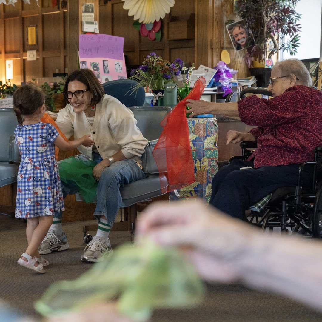 peggyflanagan's tweet photo. Thank you to Julie and her students for letting me join their Music and Movement with our Grandfriends class today in Bemidji! 

From delivering affordable childcare to protecting Social Security, I'm running to make sure every family can take care of their loved ones. https://t.co/UlW06jsMHM