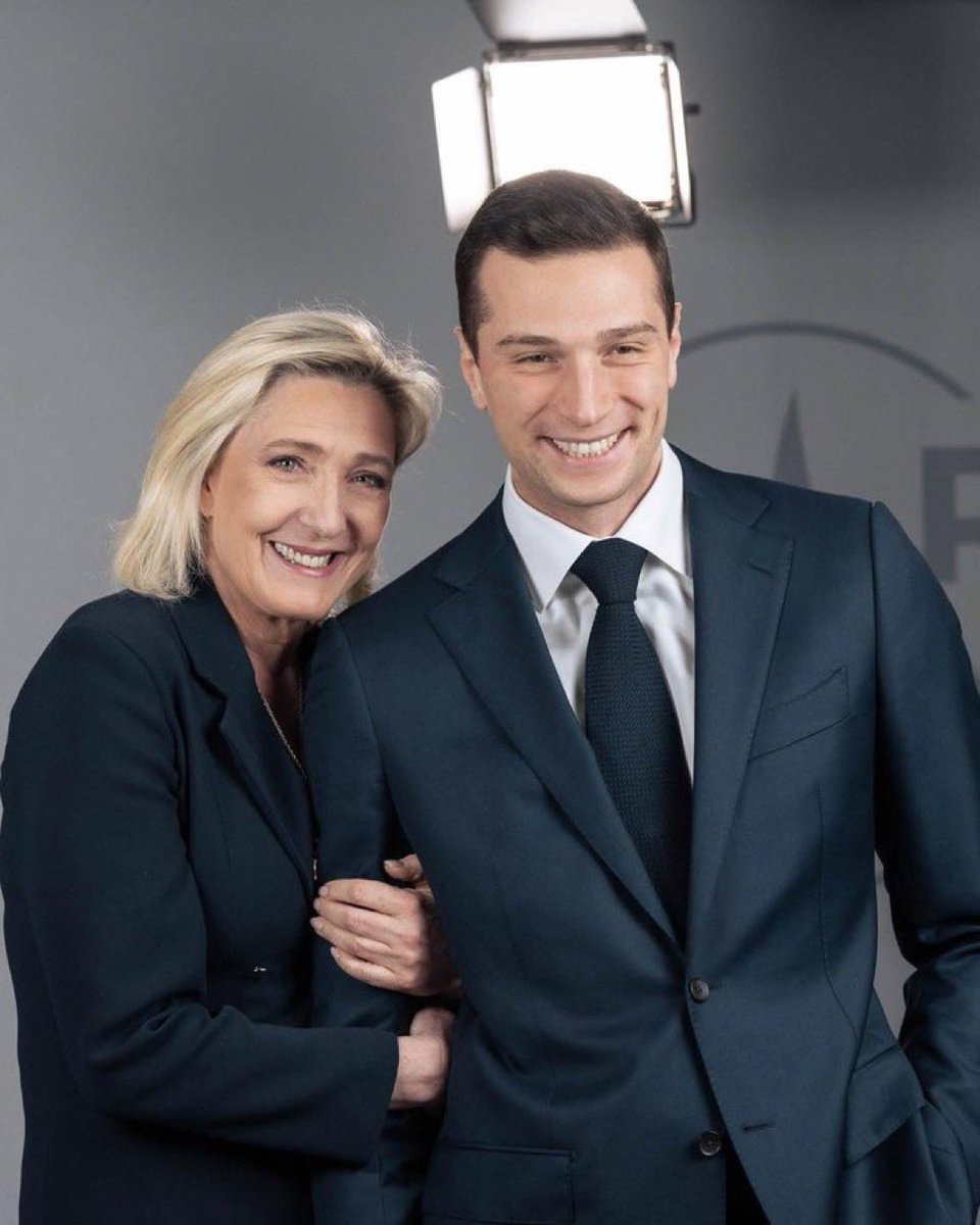 visegrad24's tweet photo. BREAKING:

Marine Le Pen announces that she’s running for president next year and that Jordan Bardella is her candidate for prime minister https://t.co/ieT3P9GiXw