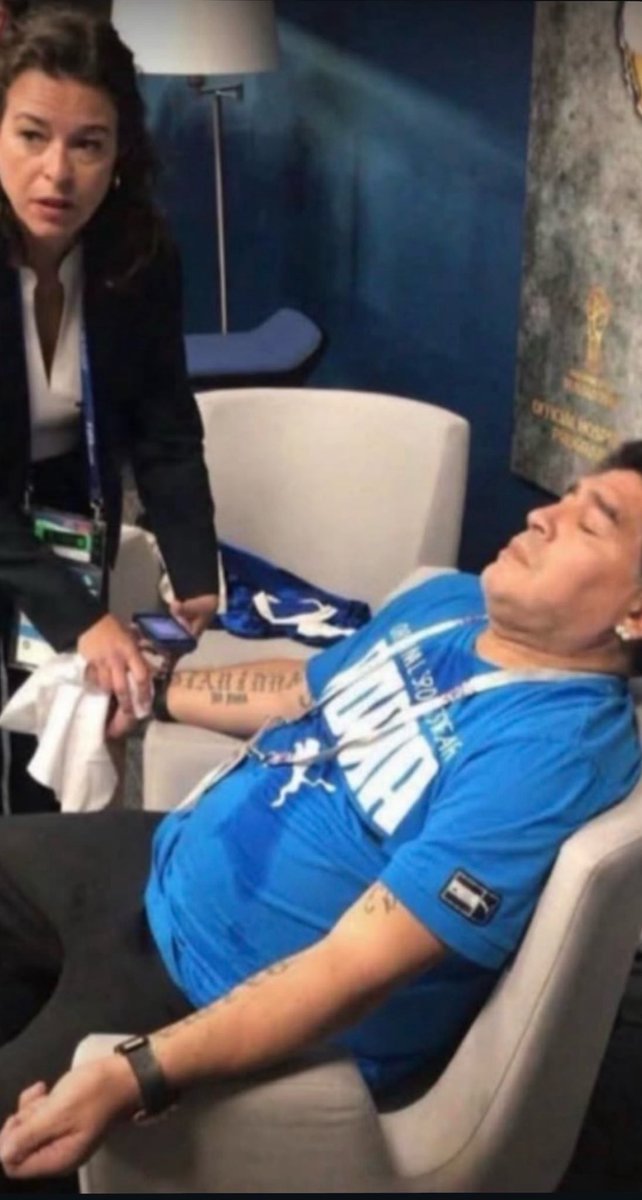 ElTioBostero's tweet photo. Yo en los partidos de Boca/En los partidos de selección 

Ya no hay paz en ningun lado https://t.co/uXVo0jQfEC
