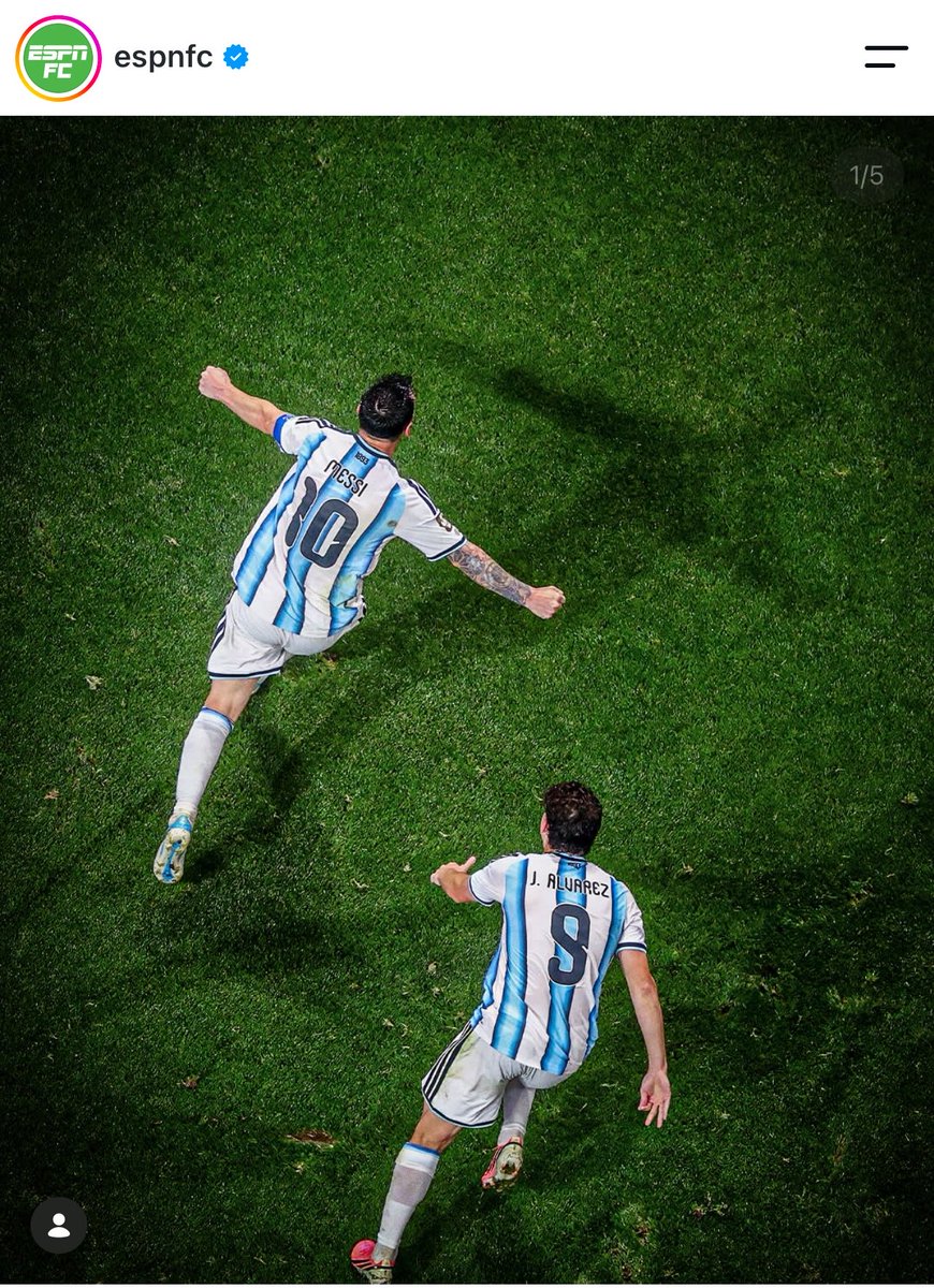 jacksonyonesmo's tweet photo. Shida team yenu hakutengeneza hata moment za kubebwa. Chukueni notes hizi next time na nyinyi mzitumie. Ila Messi😄 https://t.co/GsDTsqjR52